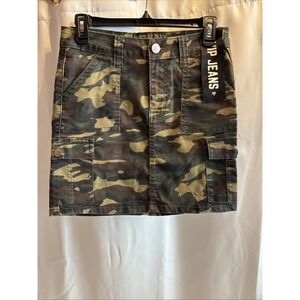 VIP Jeans Green Camouflage Mini Skirt Stretchy Cargo Zip‎ & Button Size Medium